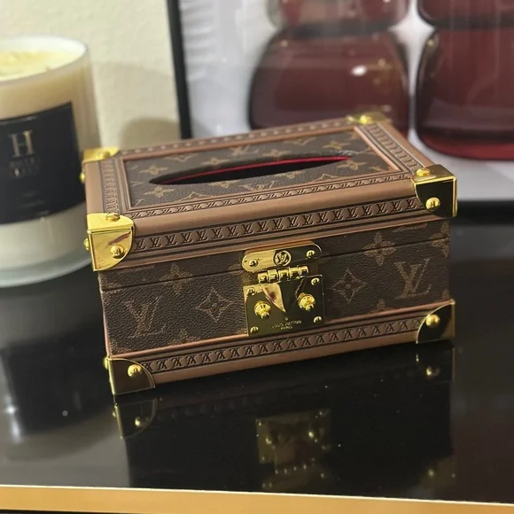 Brown Pattern Tissue Holder with Gold Accents for Coffee Table, Buffet Table - Picture 11 of 12